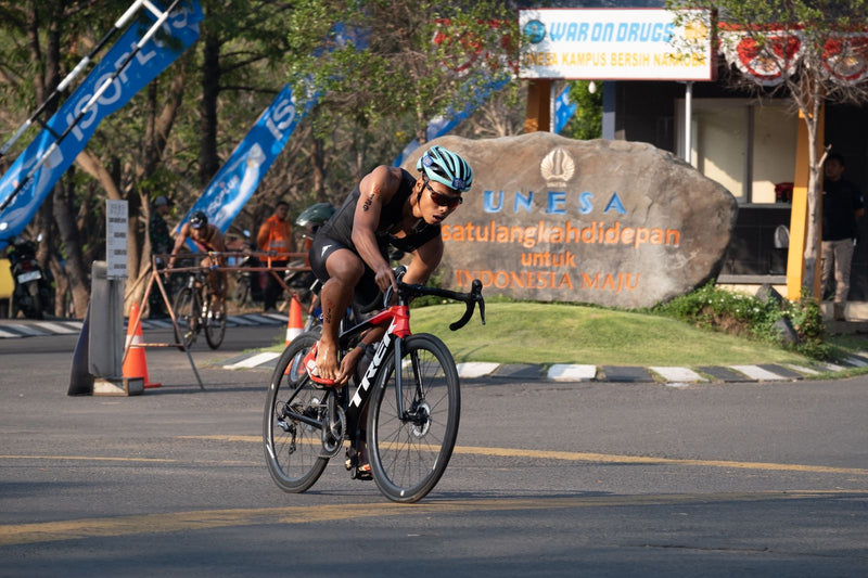 Hampir Kecelakaan, Graha Rizky Naik Podium Triathlon Meski Persiapan Mepet