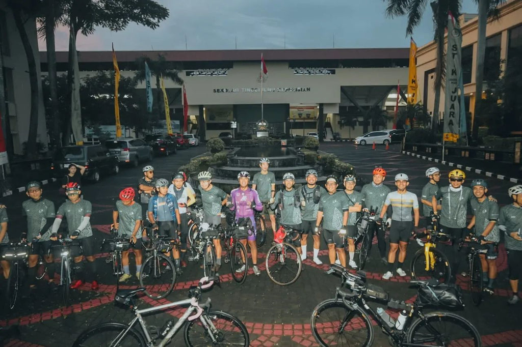 Java Run Race Hari Pertama Race Around Java, Peserta Diguyur Hujan – Subjersey