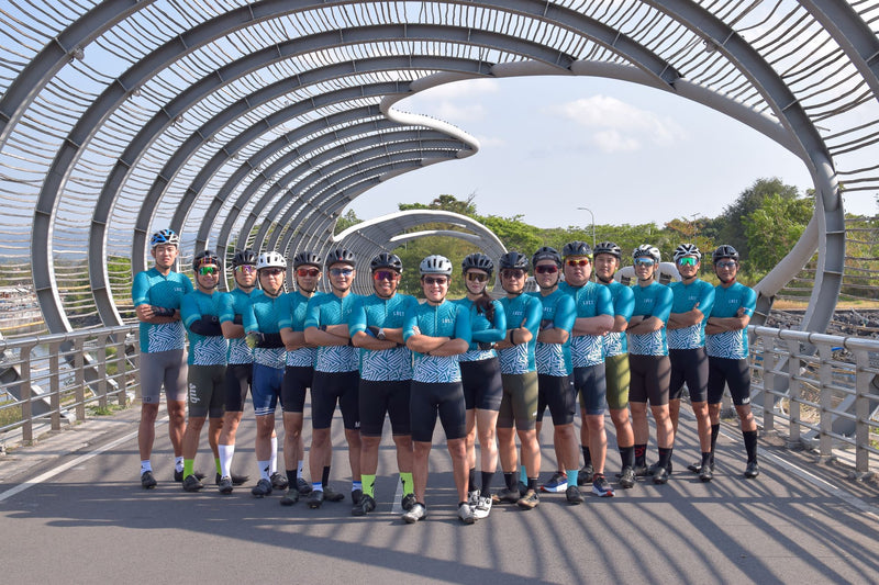 L.O.C.T: Makin Semangat Gowes Berkat Jersey Baru